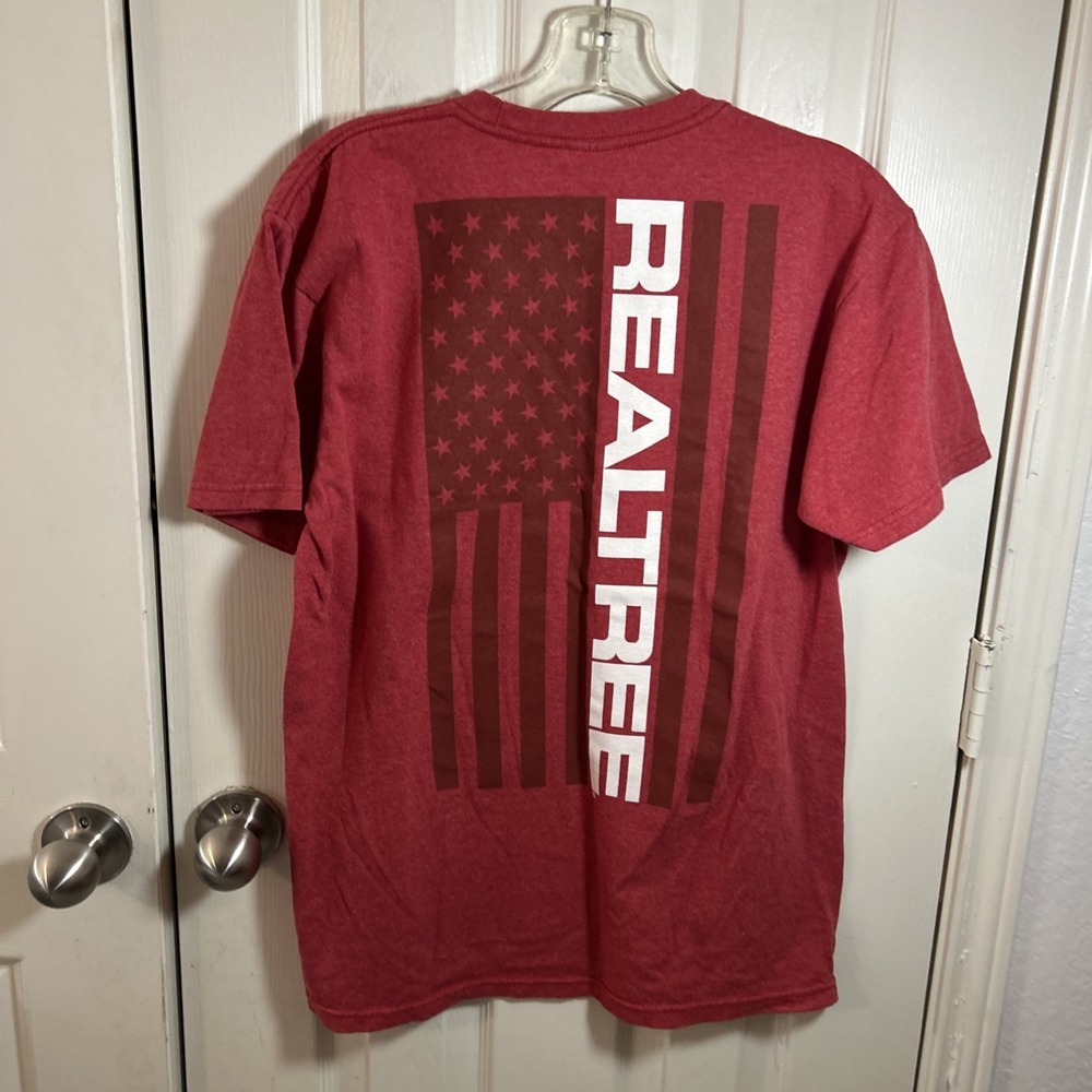 Realtree Men's Red Graphic Deer and Flag T-Shirt Size M - Picture 4 of 4